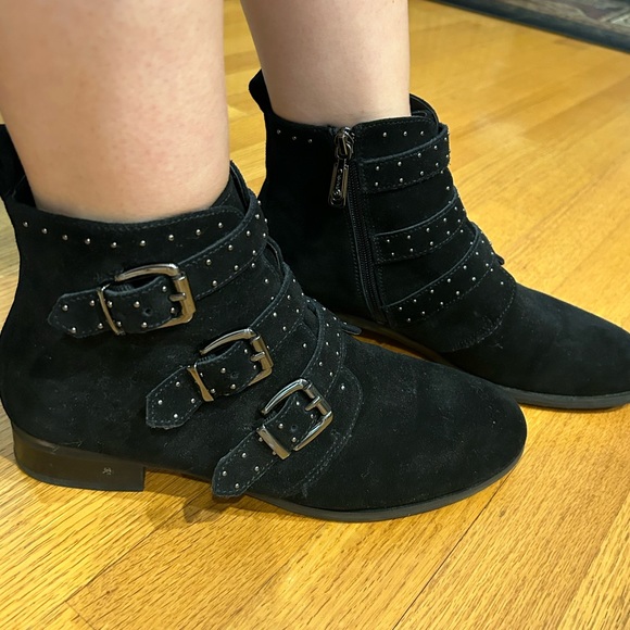Blondo Wsterproof Buckle Booties - Picture 1 of 6
